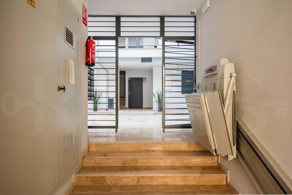 Contemporary Minimalist Apartment By Rems Malaga Exterior photo