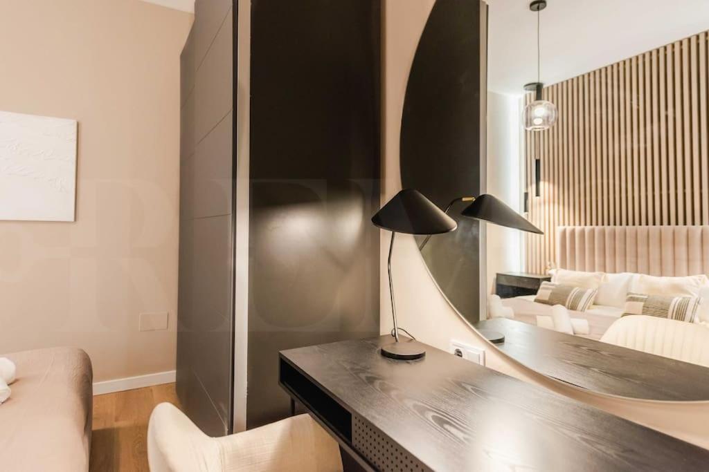 Contemporary Minimalist Apartment By Rems Malaga Exterior photo