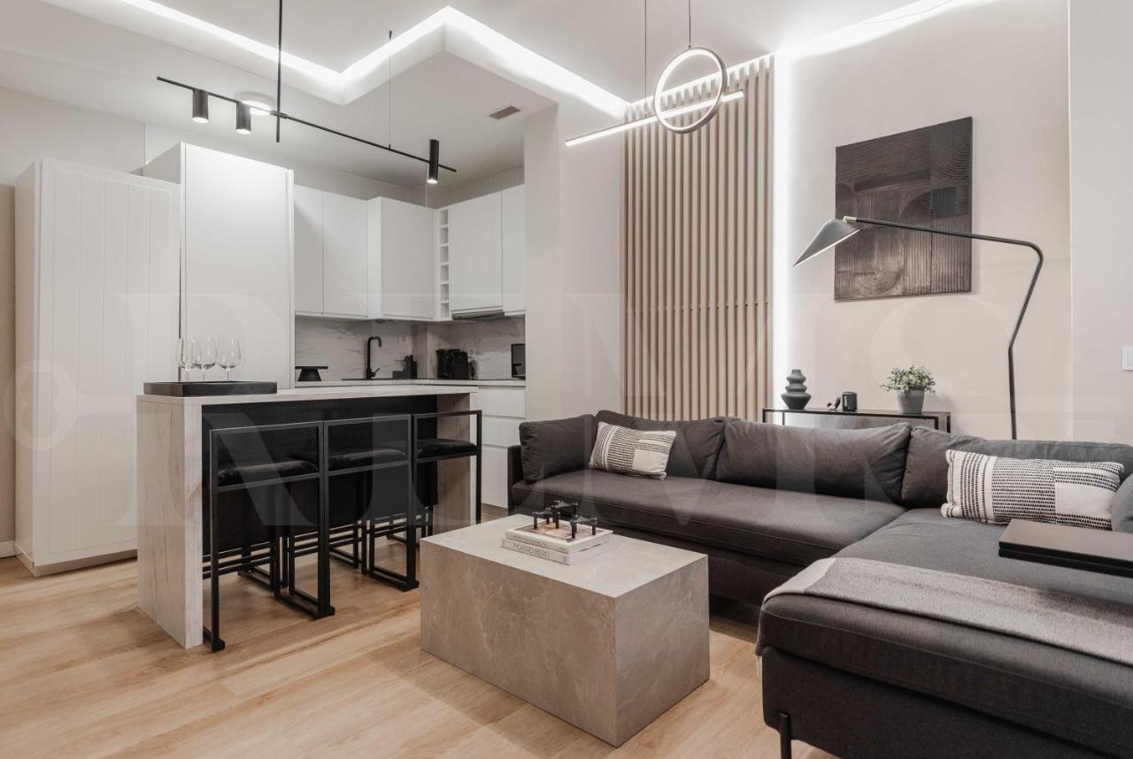 Contemporary Minimalist Apartment By Rems Malaga Exterior photo